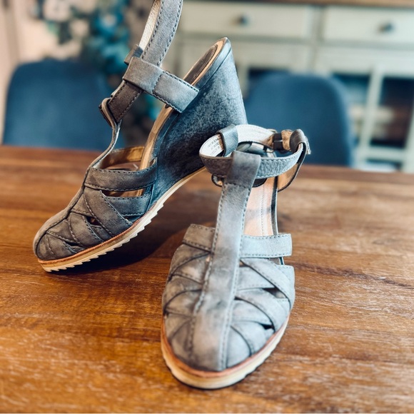 frye gray maye fisherman wedge sandals size 7.5 - Picture 7 of 11